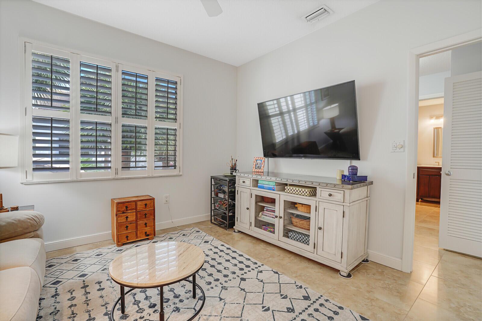 OAK HARBOUR CONDOS - Residential