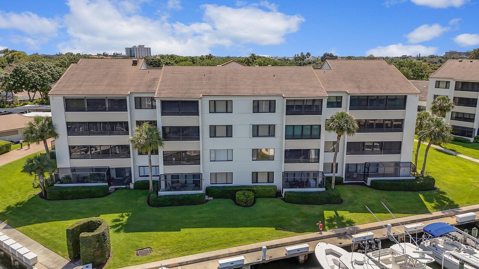 OAK HARBOUR CONDOS - Residential