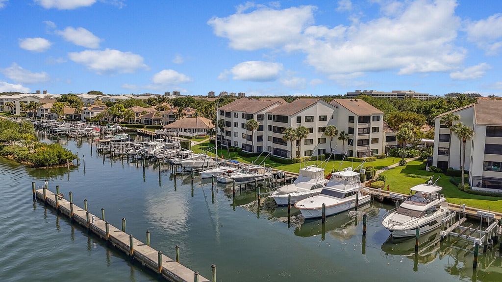 Photo of 821 Oak Harbour Drive, Juno Beach, FL 33408 (MLS # R11082333)