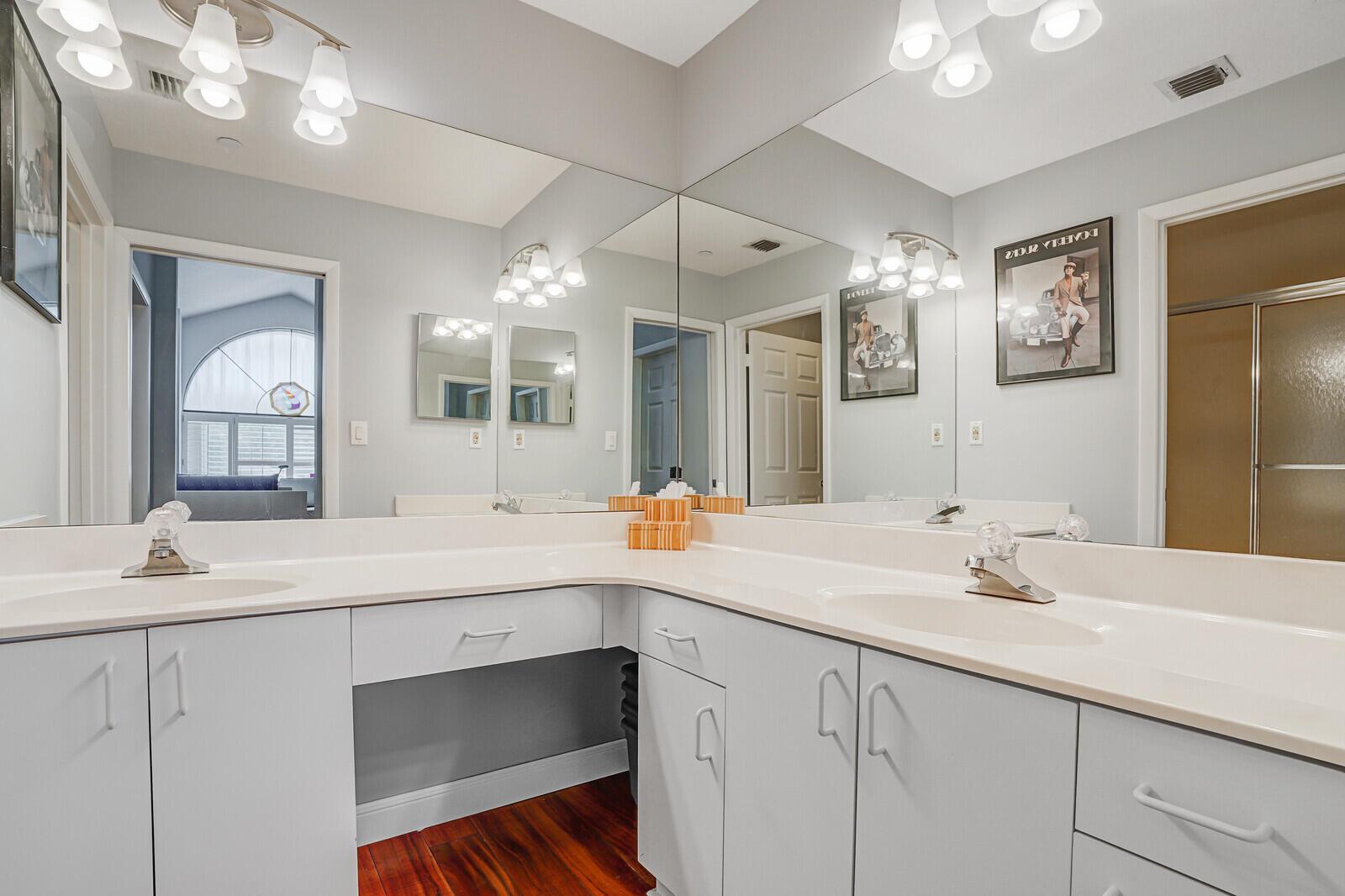 OAK HARBOUR CONDOS - Residential