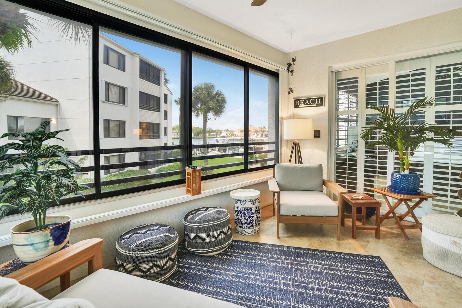 OAK HARBOUR CONDOS - Residential