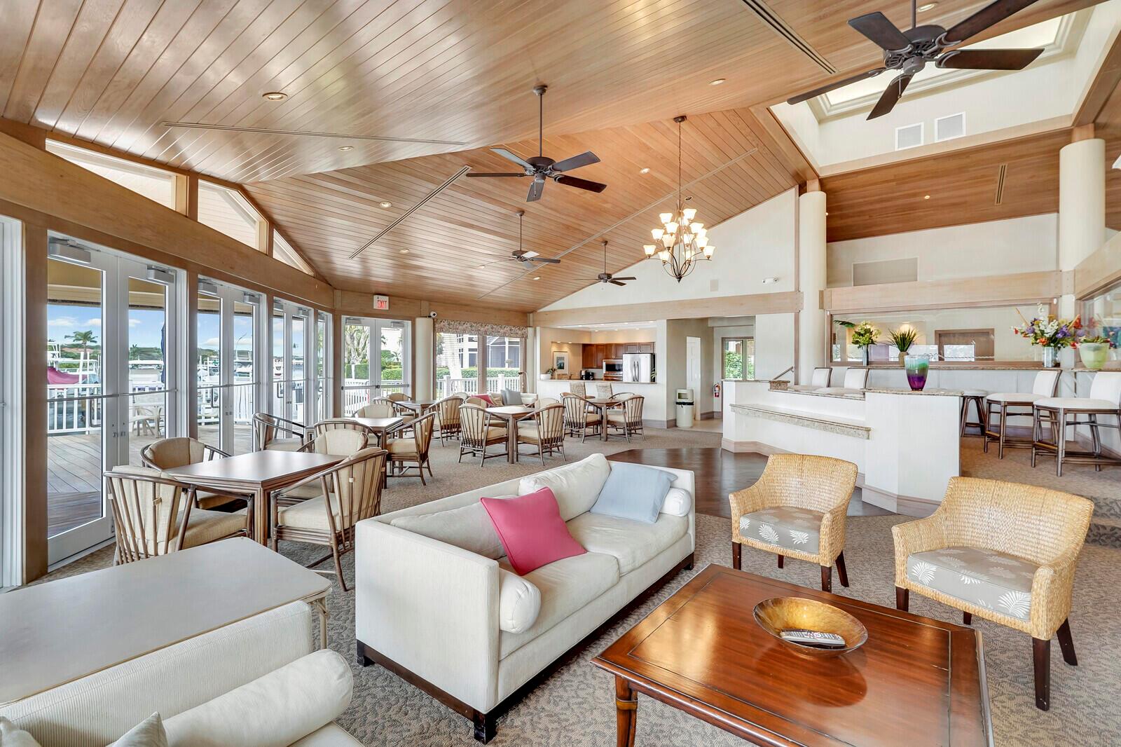 OAK HARBOUR CONDOS - Residential