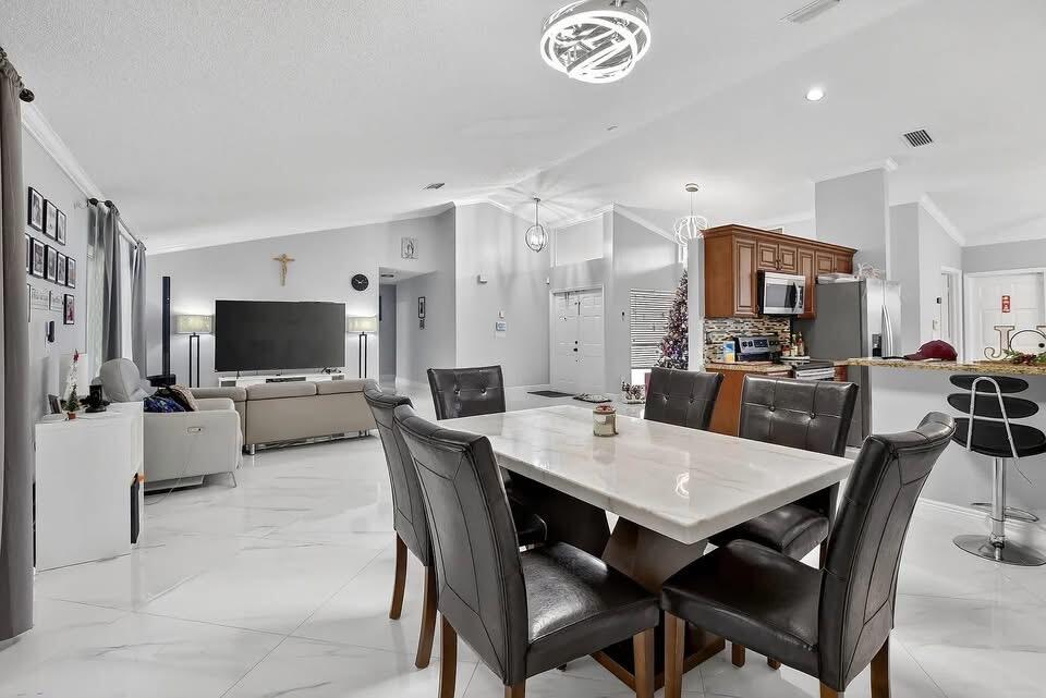 ARBORETUM AT DAVIE - Residential Lease