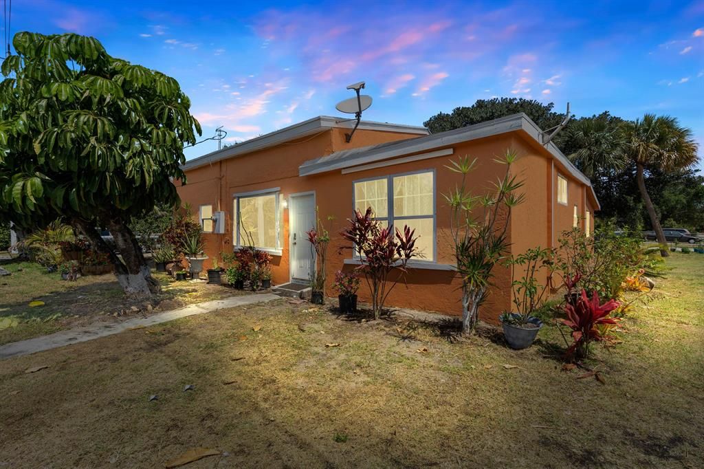 Photo of 3057 SE Golden Gate Avenue, Stuart, FL 34997 (MLS # R10703097)