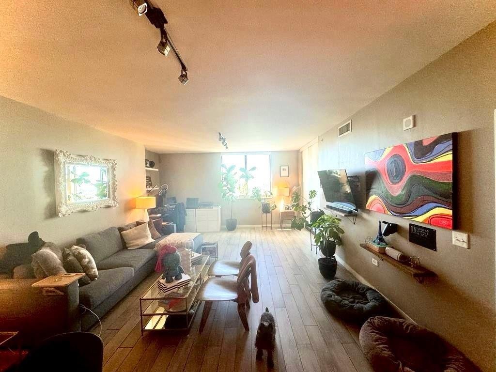 NINE AT MARY BRICKELL VIL - Residential