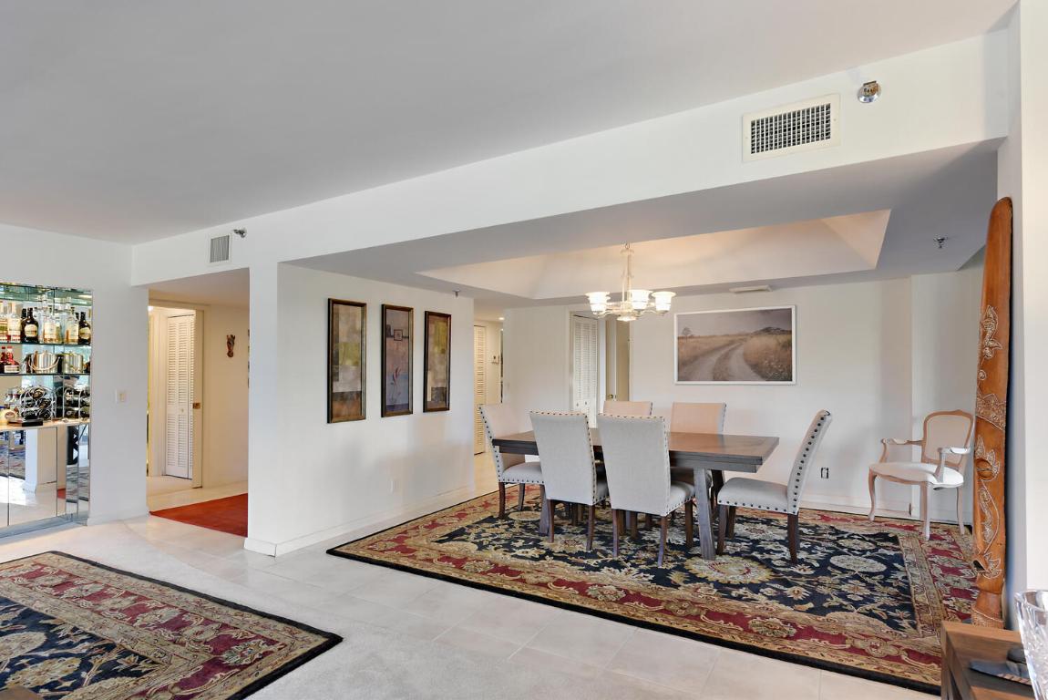 2427 Presidential Way 204