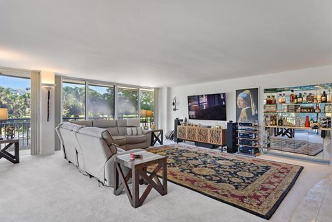 2427 Presidential Way 204 West Palm Beach FL 33401