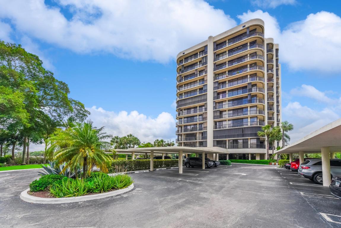 2427 Presidential Way 204