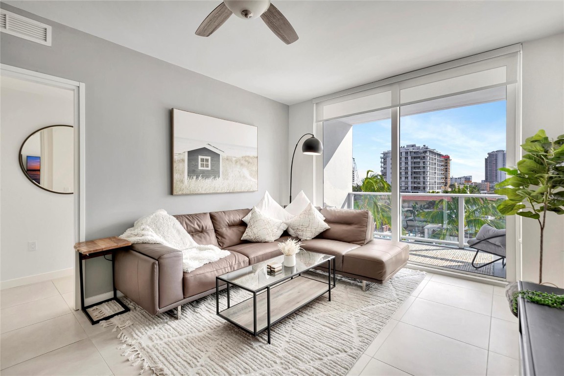 401 N Birch Road 504