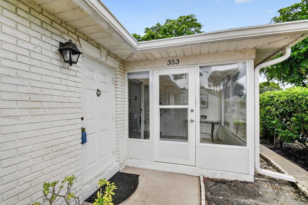 Photo of 10137 S 44th Avenue, Boynton Beach, FL 33436 (MLS # B26083145)