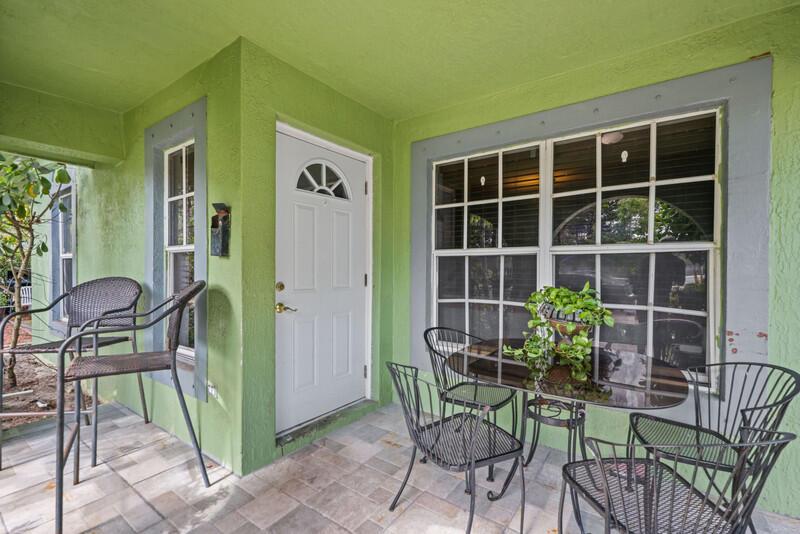 215 S E Street