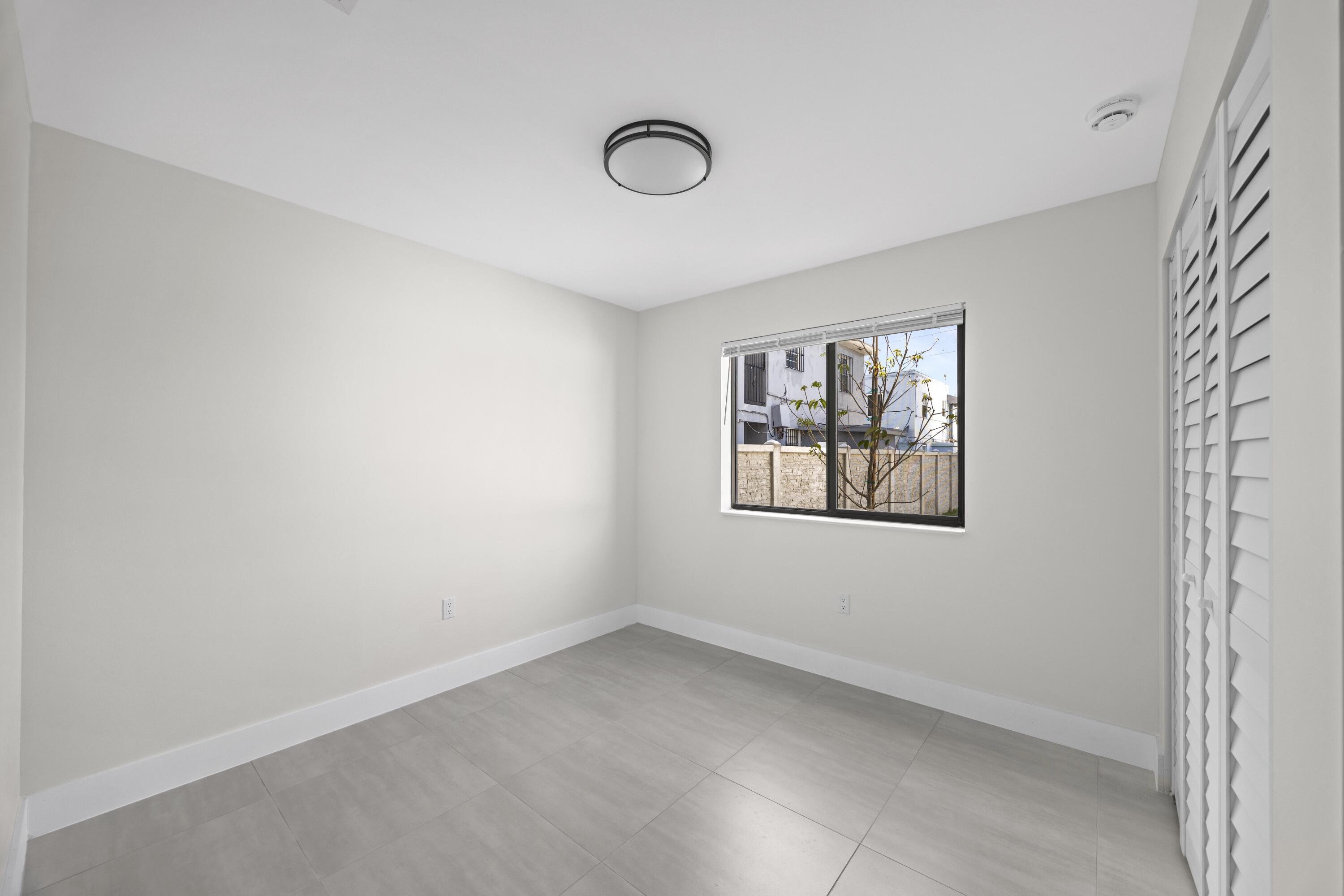 WOODMERE - Residential Lease