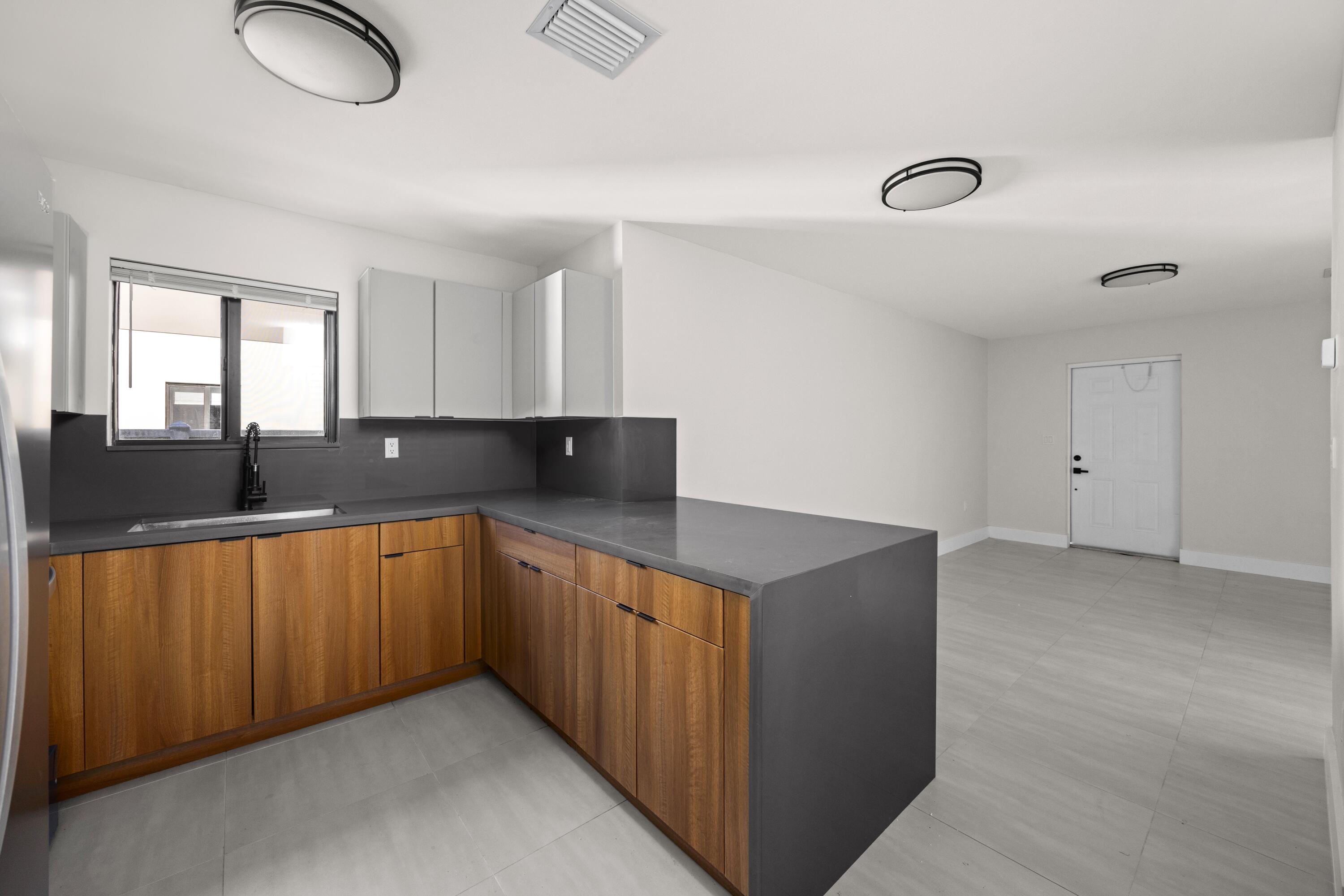 WOODMERE - Residential Lease