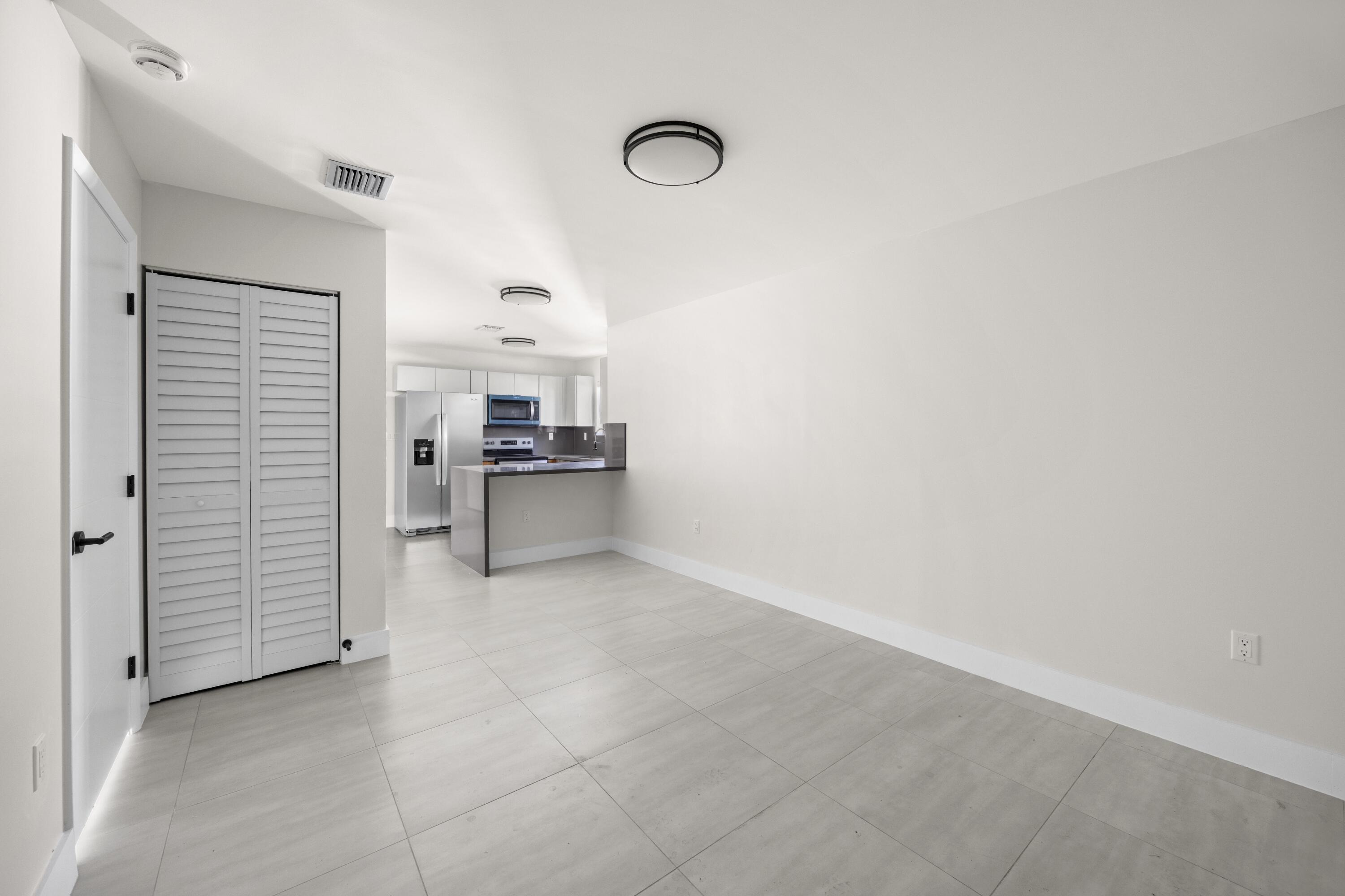WOODMERE - Residential Lease
