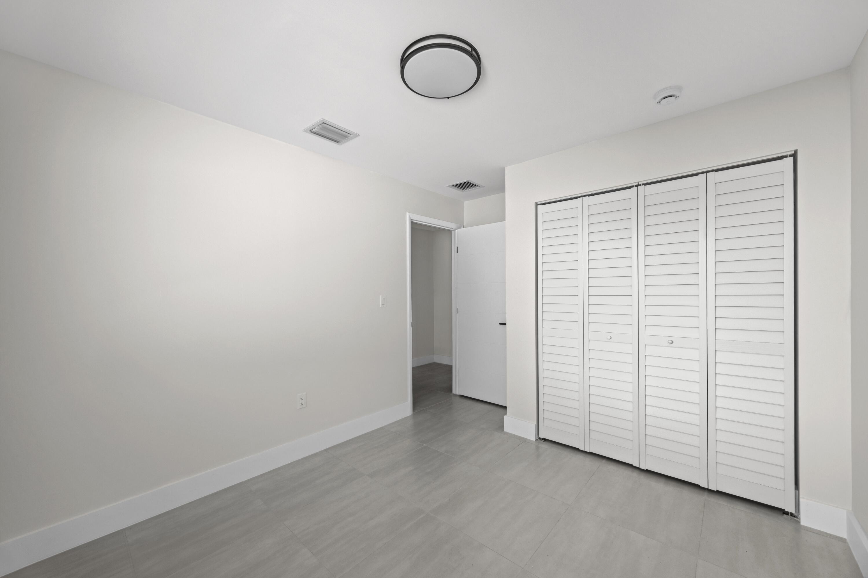 WOODMERE - Residential Lease