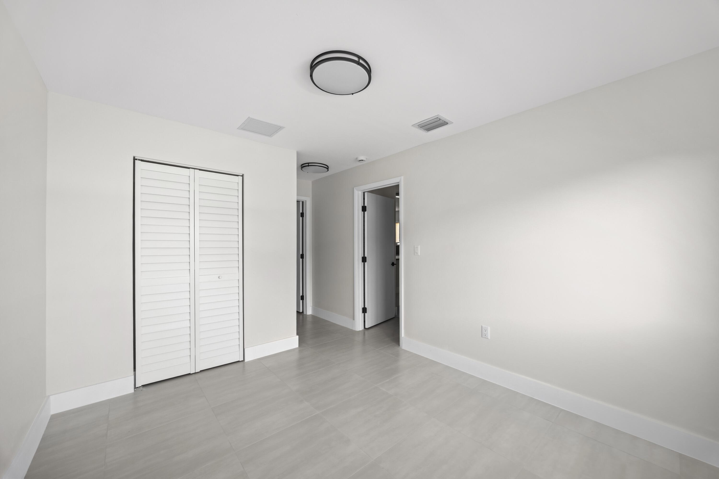 WOODMERE - Residential Lease