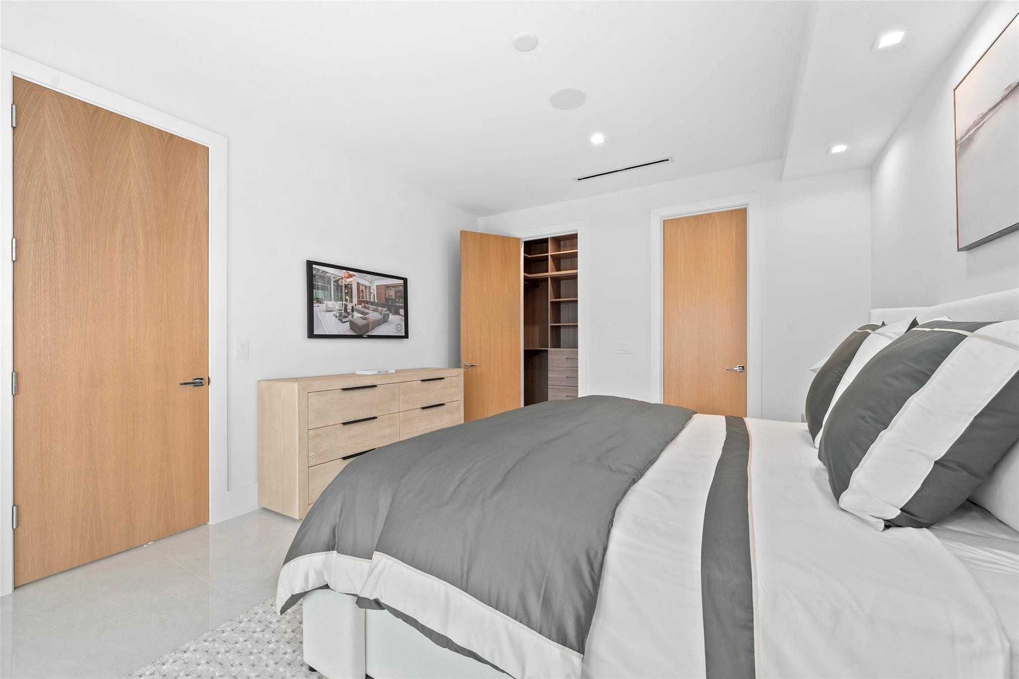 NURMI ISLES ISLAND NO 3 - Residential Lease