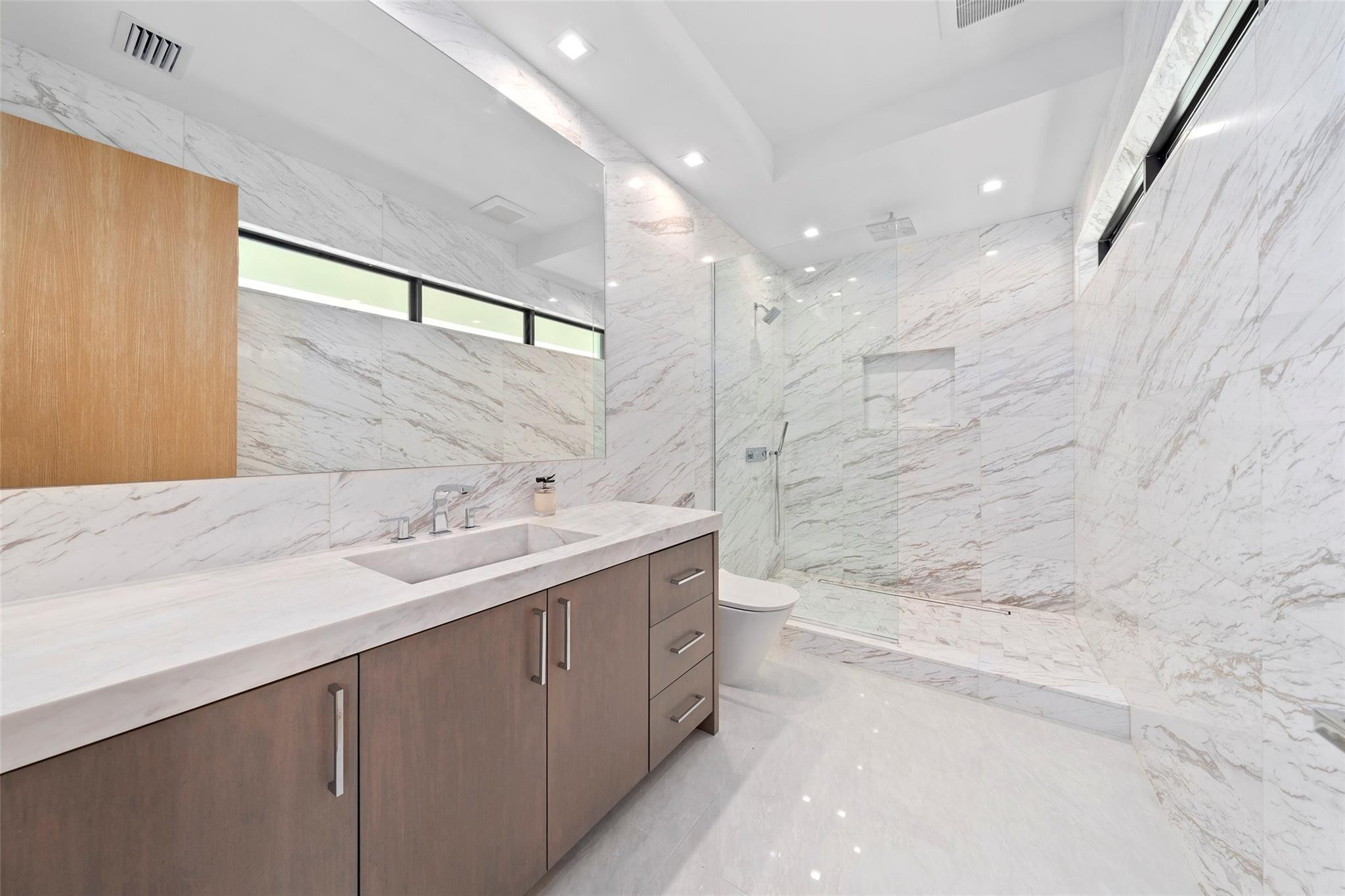 NURMI ISLES ISLAND NO 3 - Residential Lease