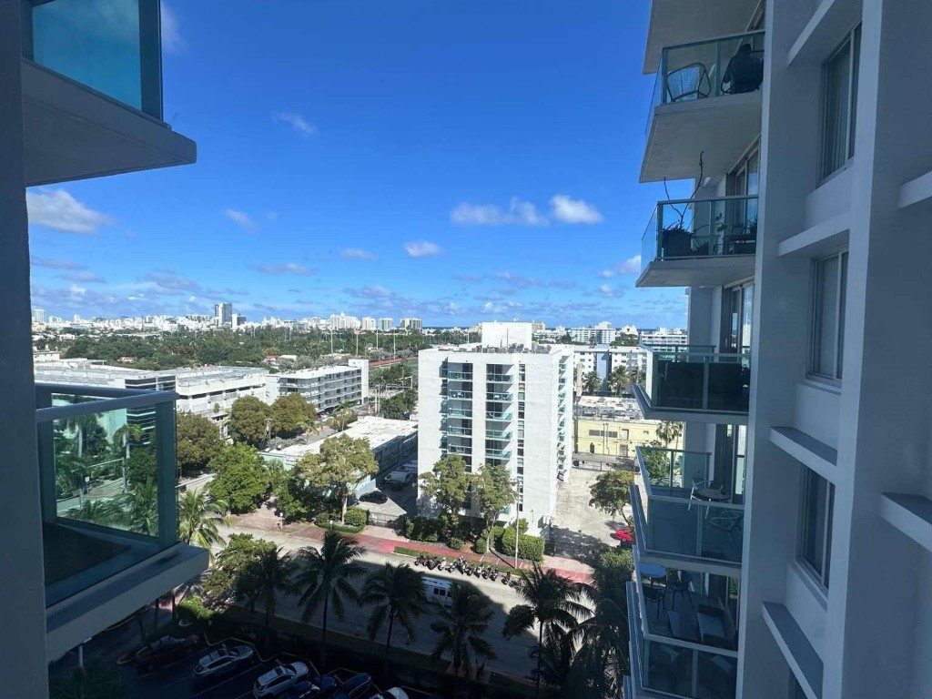 MIRADOR 1000 CONDO - Residential