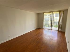 DE SOTO PARK CONDO - Residential Lease