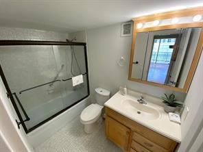 DE SOTO PARK CONDO - Residential Lease