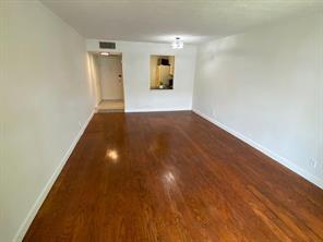 DE SOTO PARK CONDO - Residential Lease