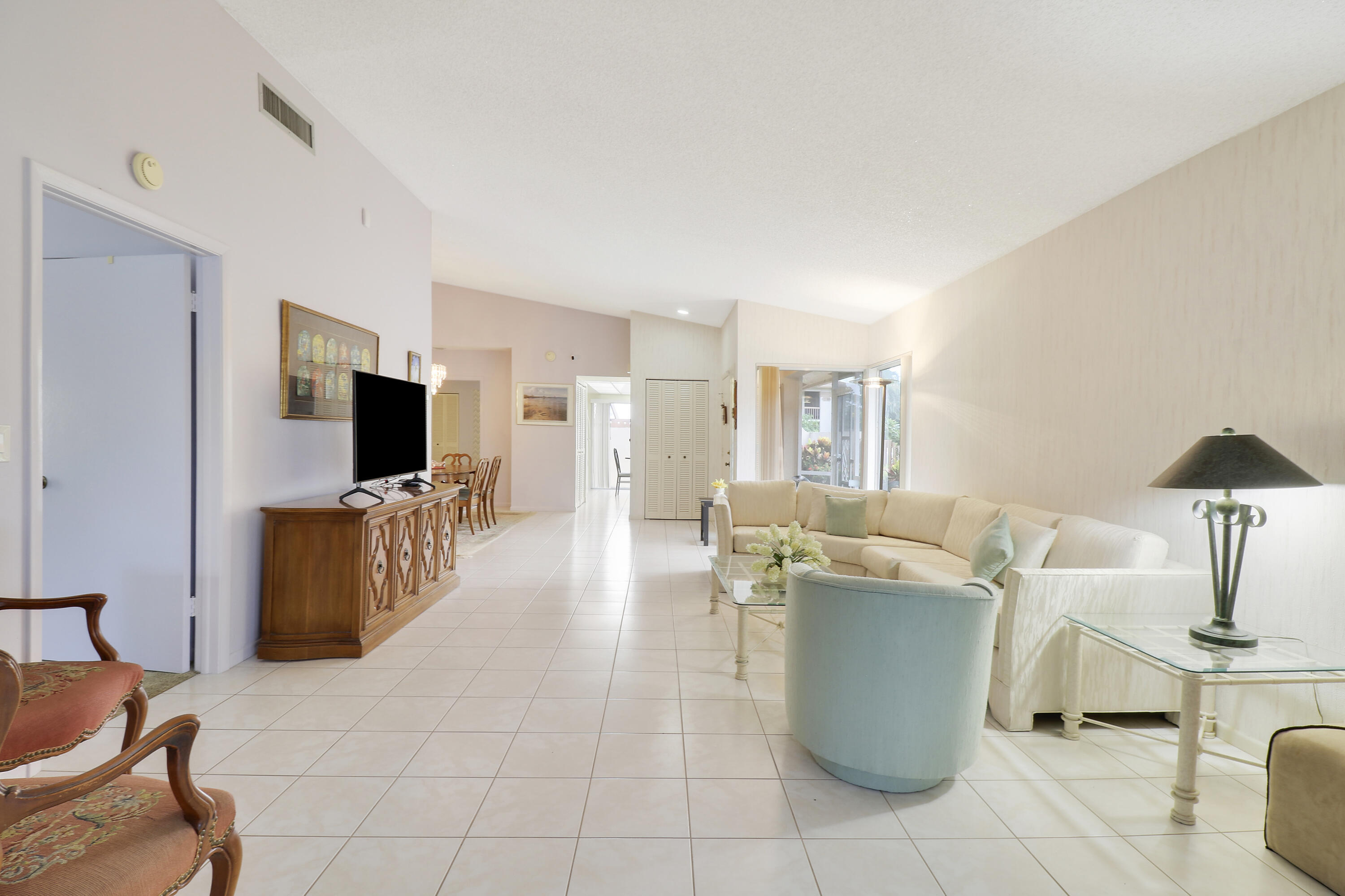 PALM GREENS AT VILLA DEL RAY CONDO II - Residential Lease