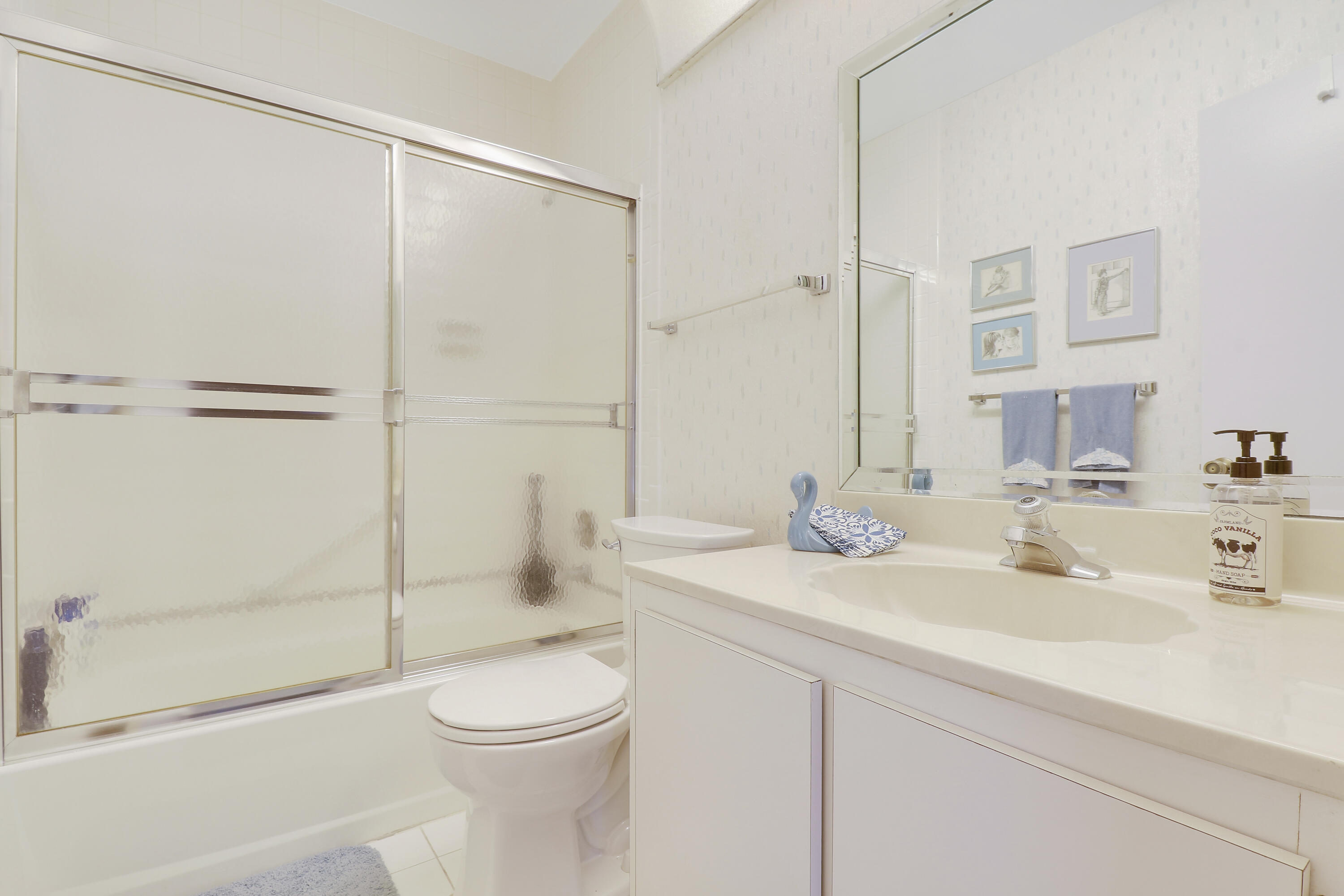 PALM GREENS AT VILLA DEL RAY CONDO II - Residential Lease