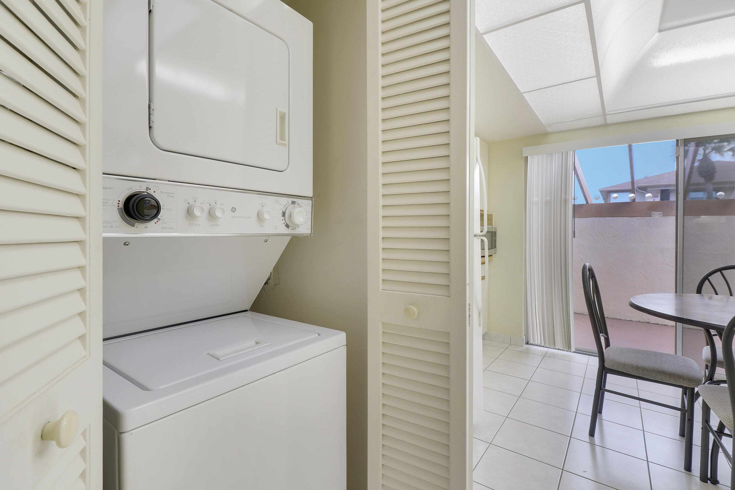 PALM GREENS AT VILLA DEL RAY CONDO II - Residential Lease
