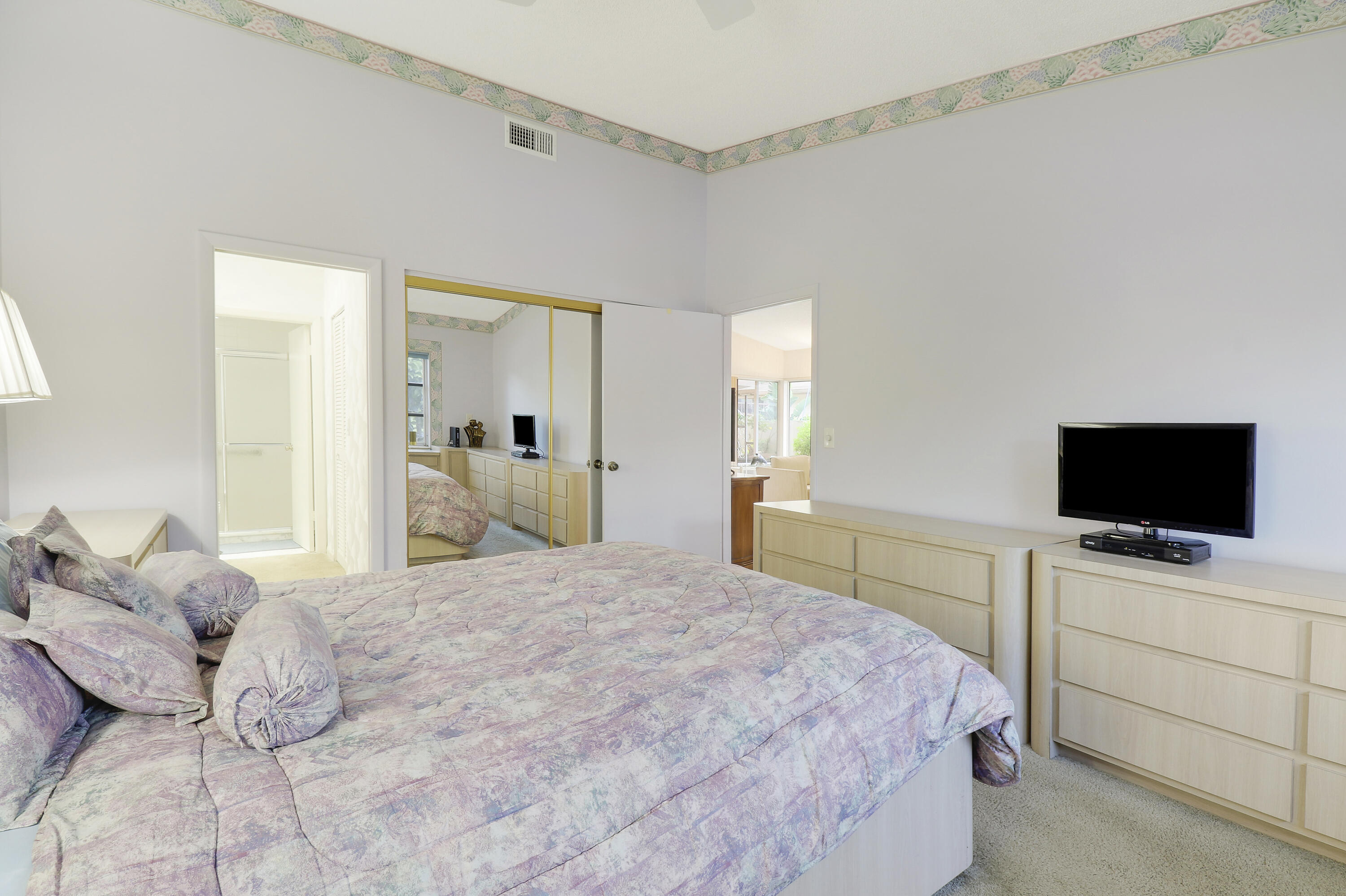 PALM GREENS AT VILLA DEL RAY CONDO II - Residential Lease