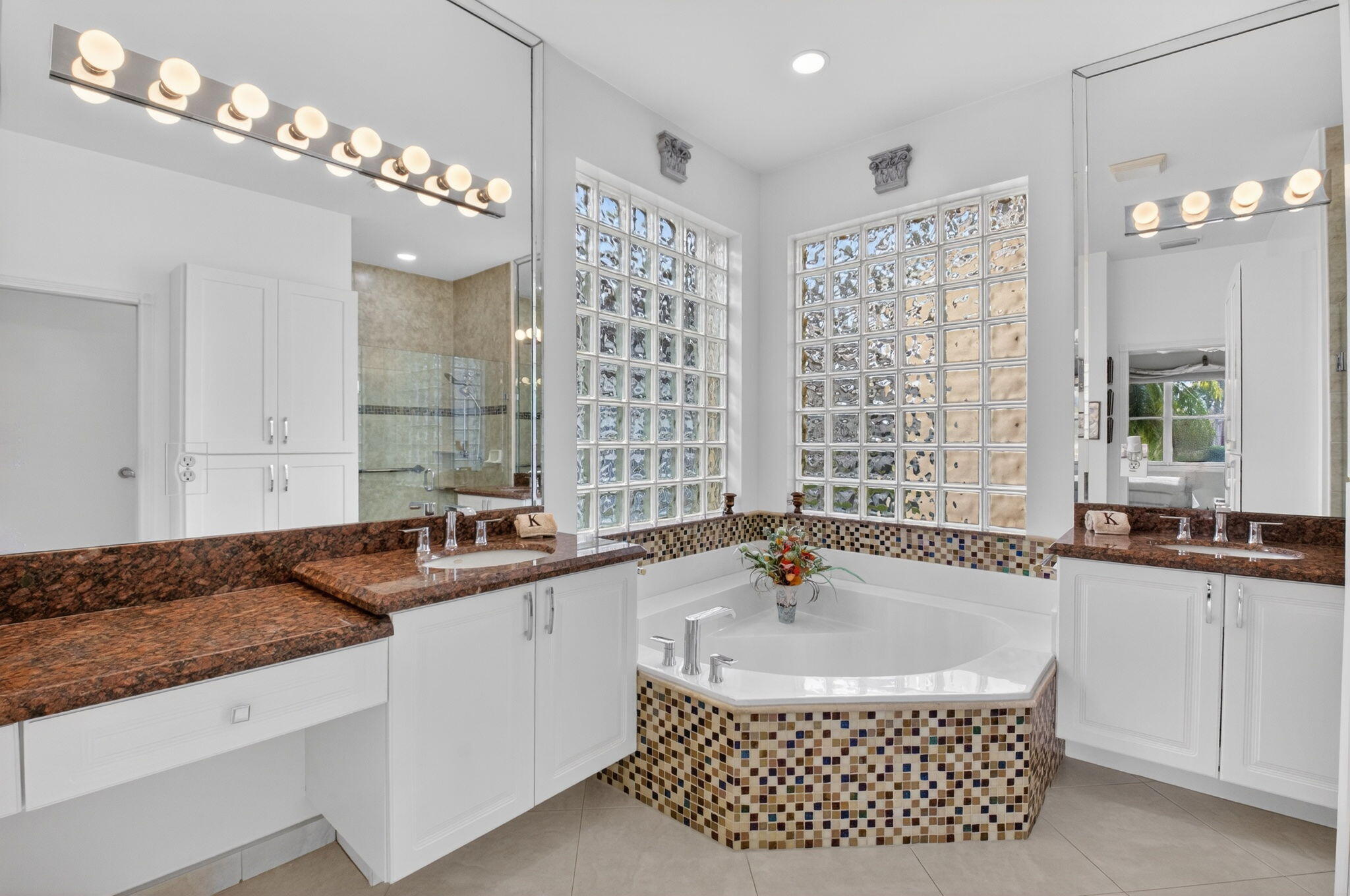 VALENCIA FALLS - Residential