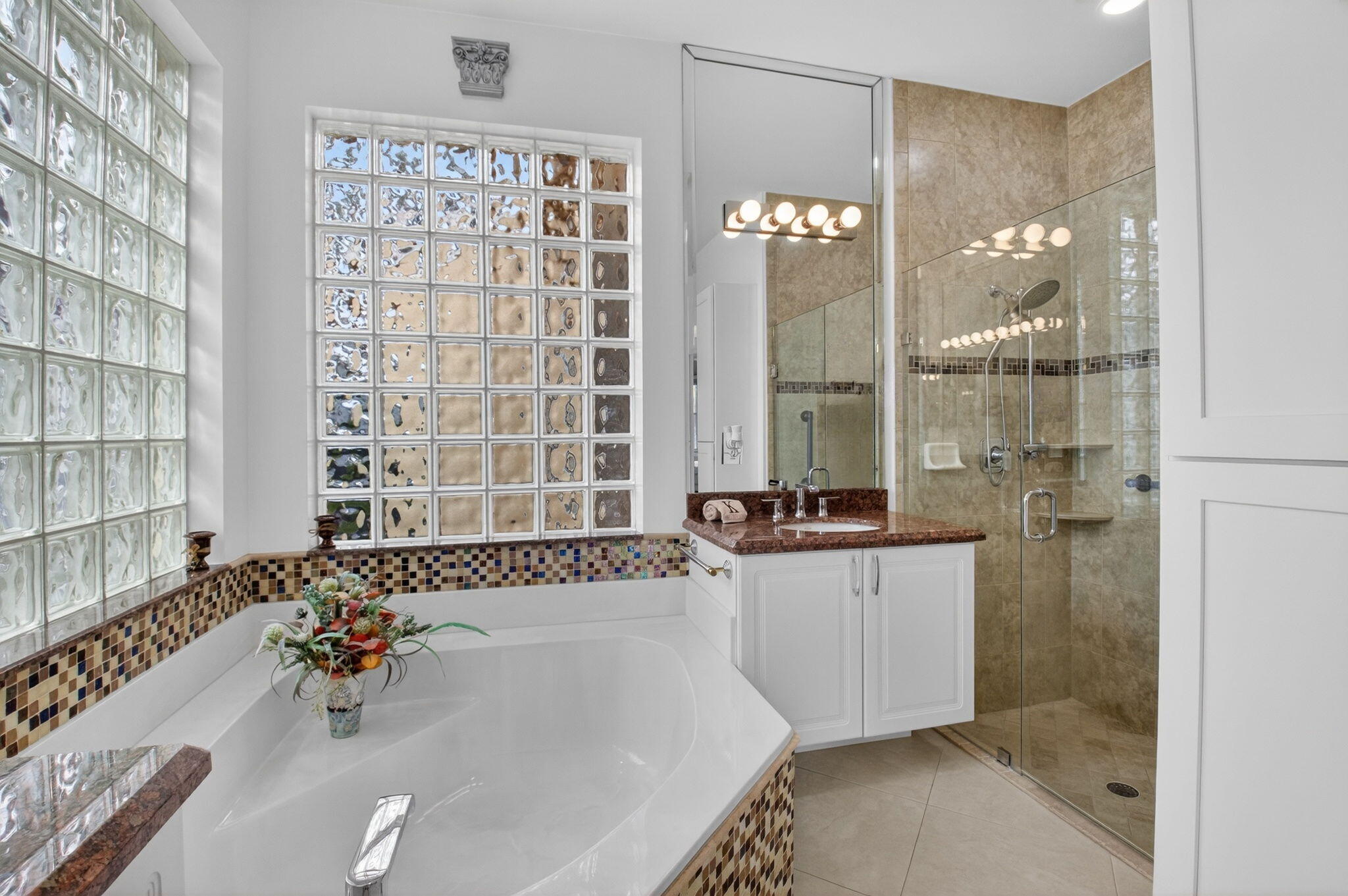 VALENCIA FALLS - Residential