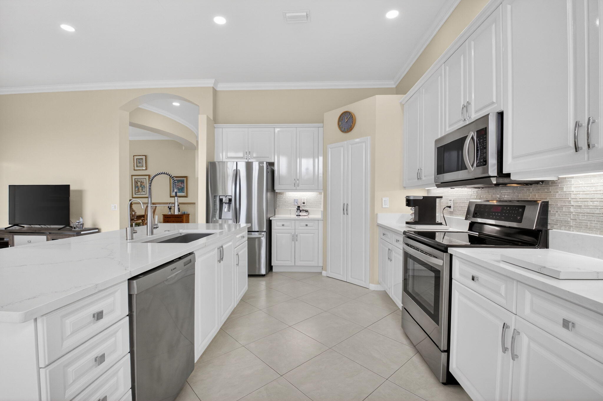 VALENCIA FALLS - Residential