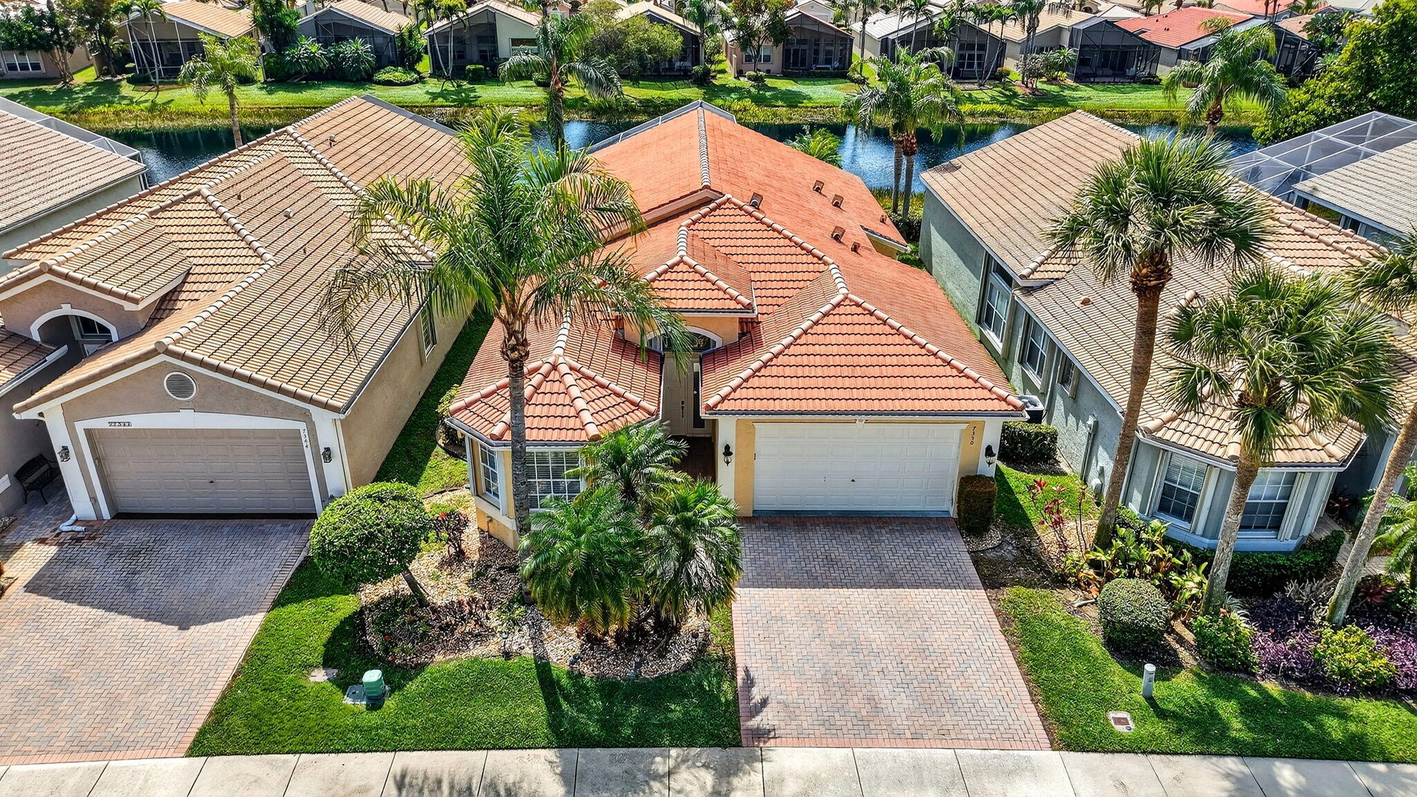 VALENCIA FALLS - Residential