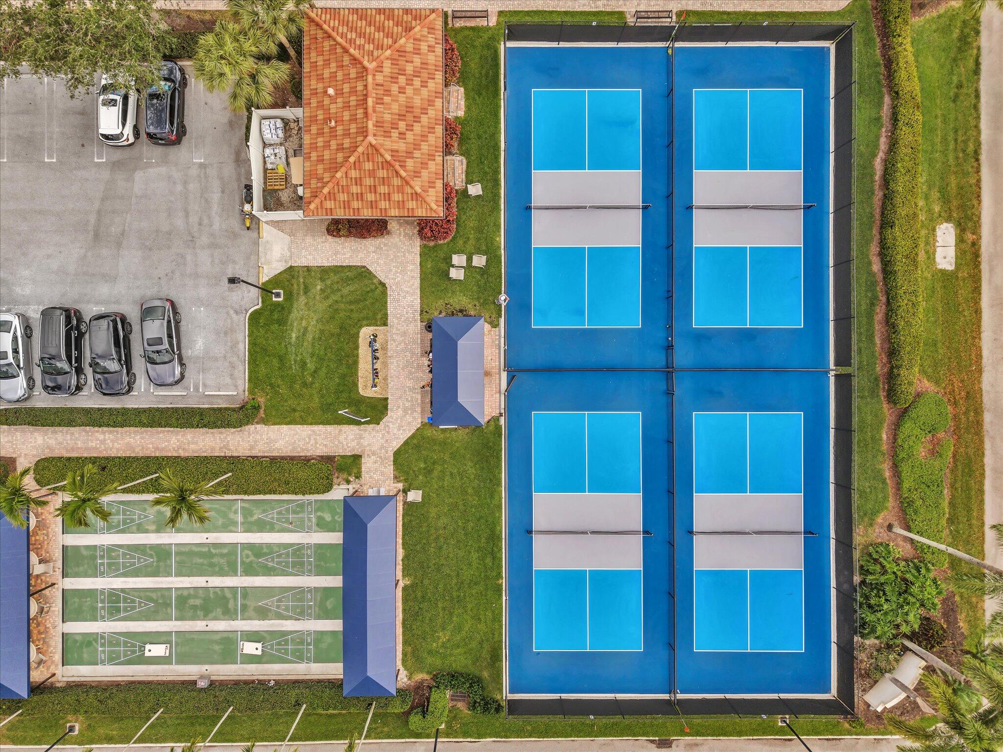 VALENCIA FALLS - Residential