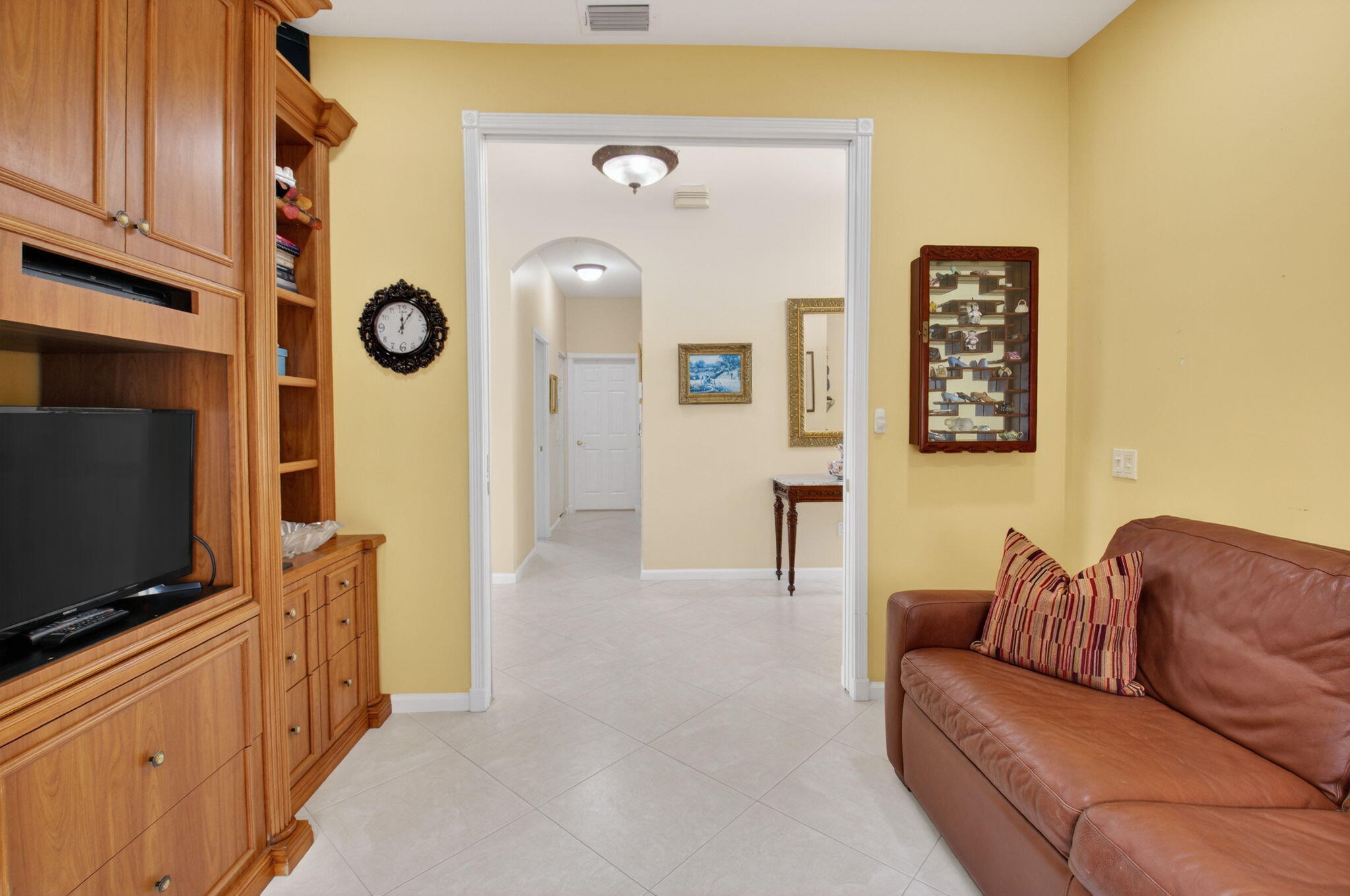 VALENCIA FALLS - Residential