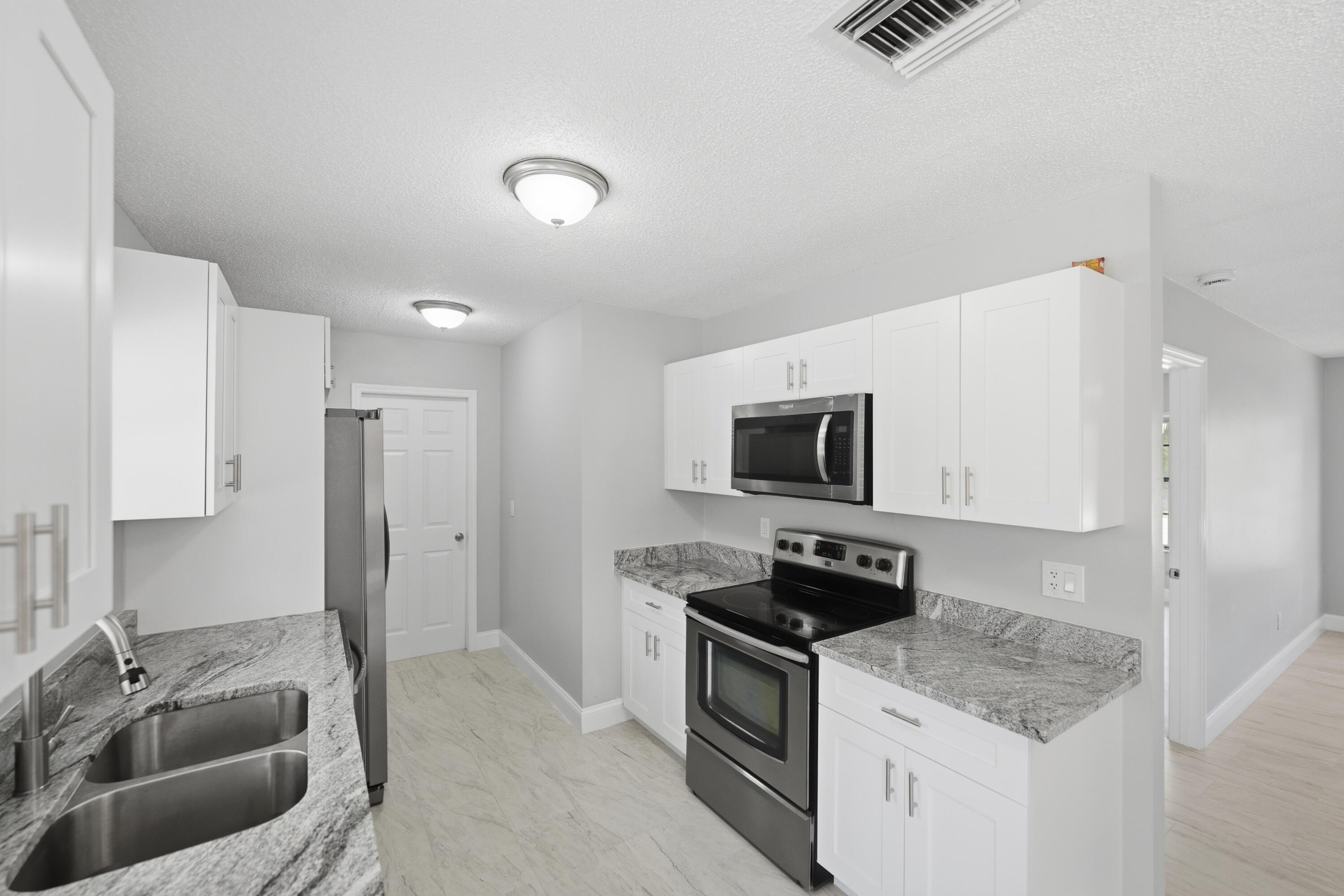 PORT ST LUCIE SECTION 08 - Residential