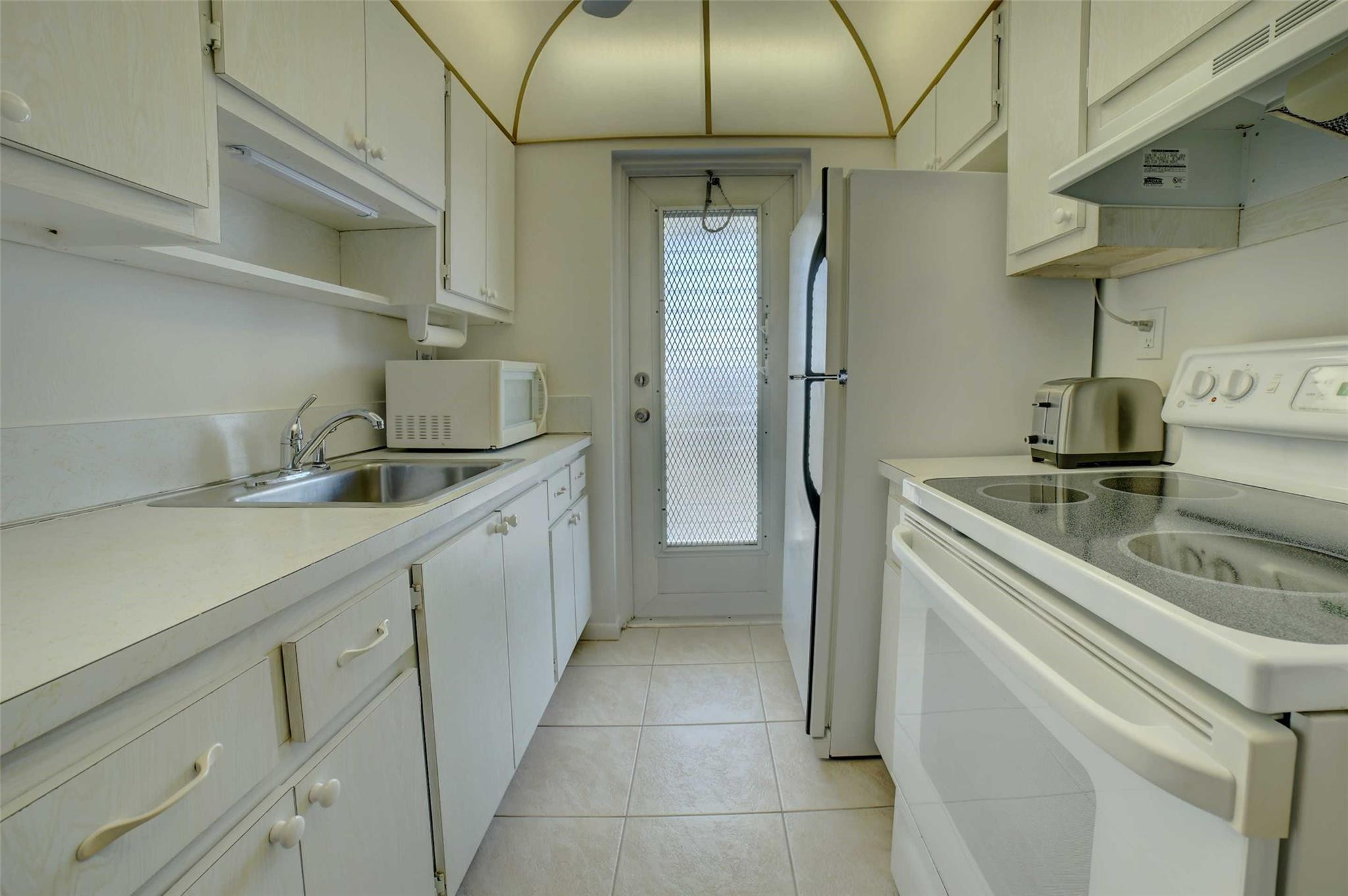 1117 Lake Terrace 208