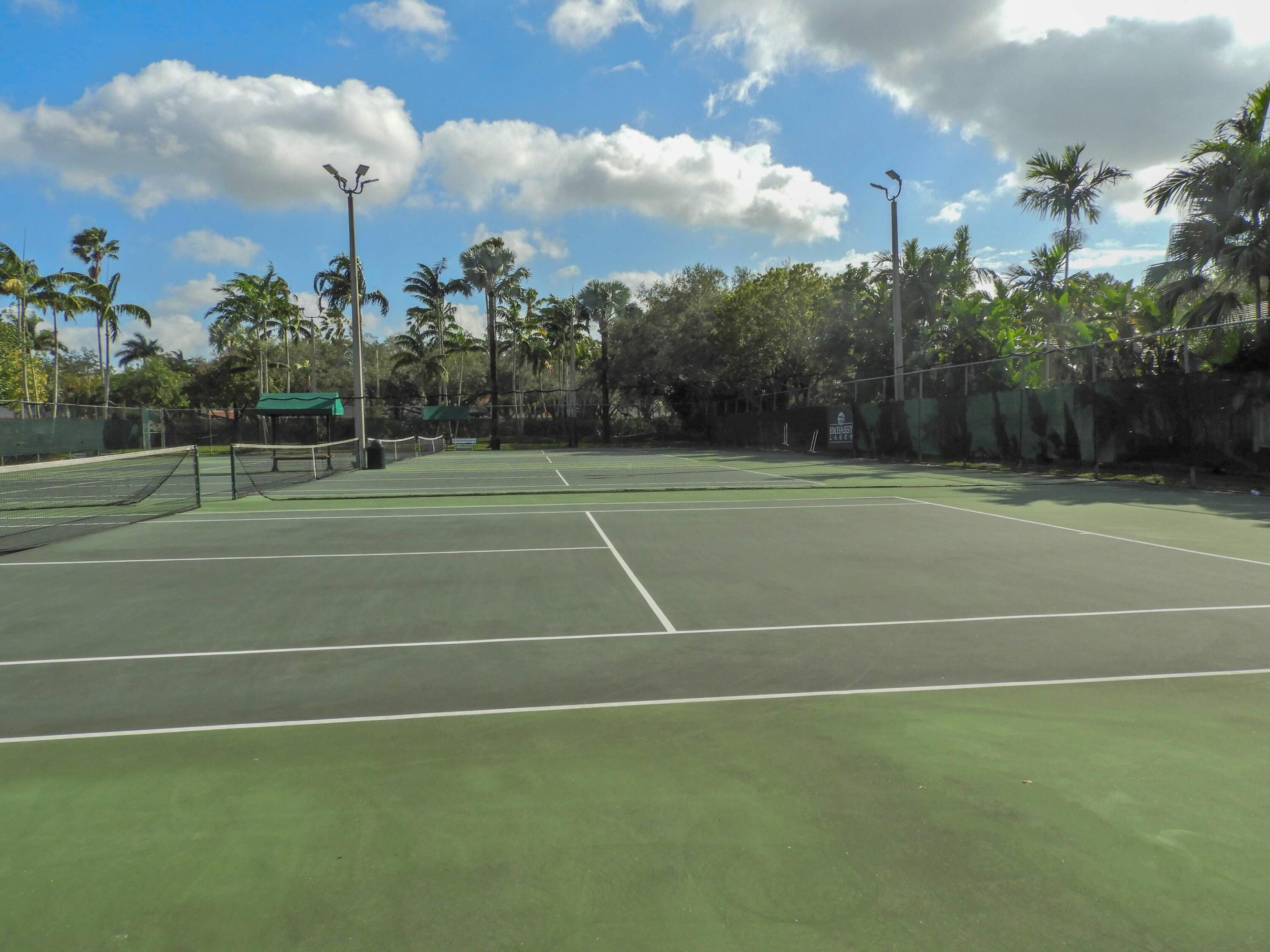 EMBASSY LAKES - Residential