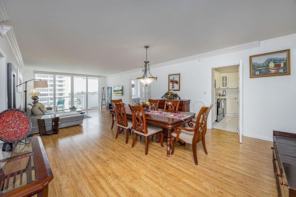 5601 Collins Avenue 816