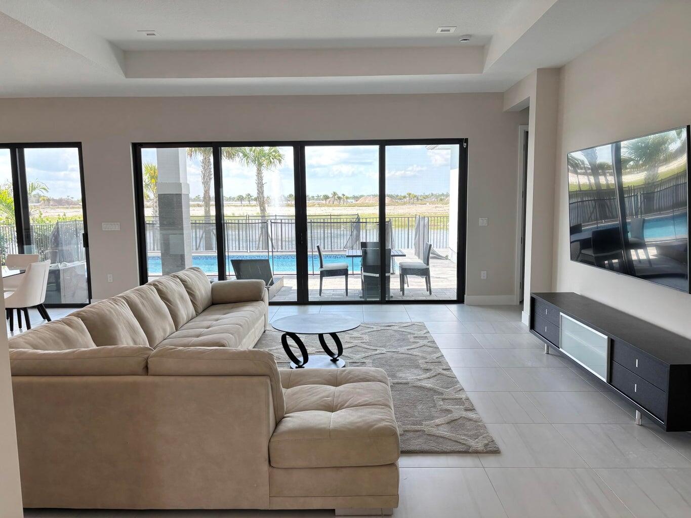 AVENIR POD - Residential Lease