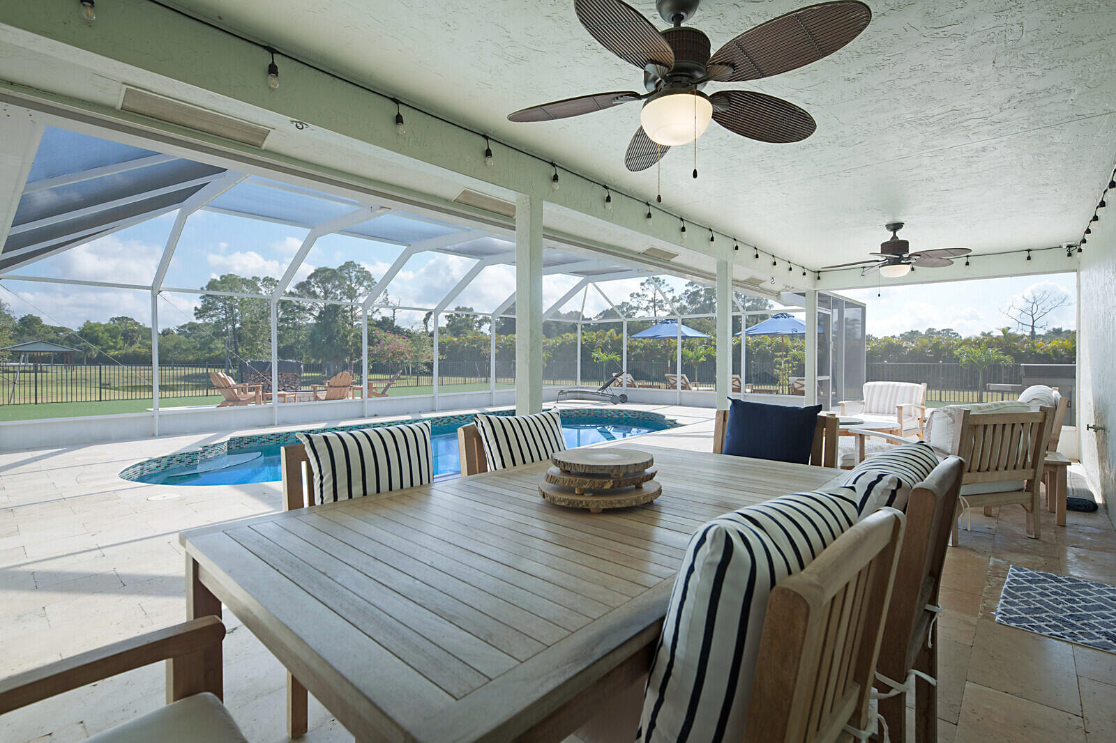 LOXAHATCHEE GROVES - Residential