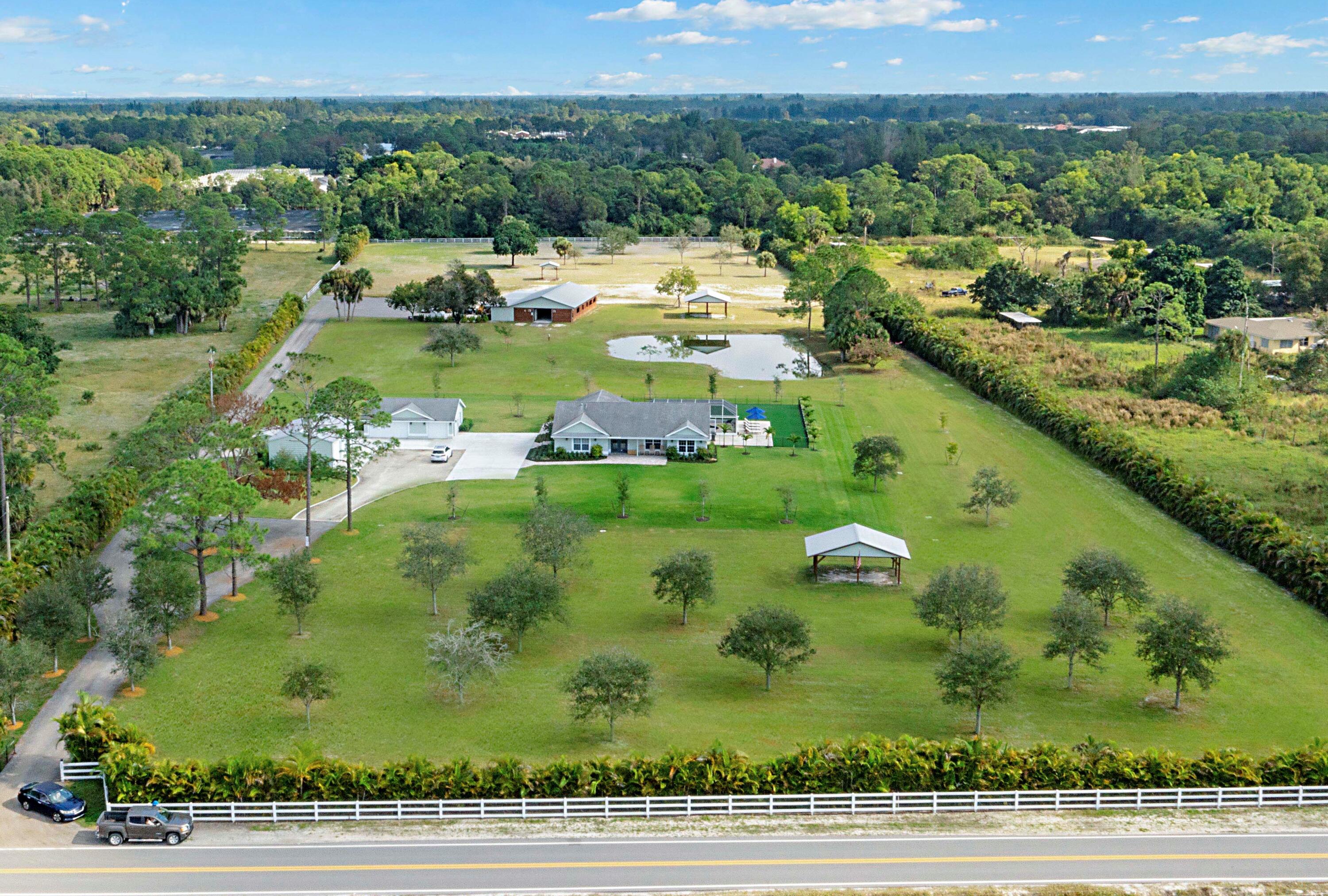 LOXAHATCHEE GROVES - Residential