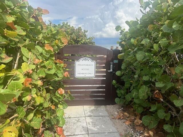 OCEAN RIDGE BEACH - Residential