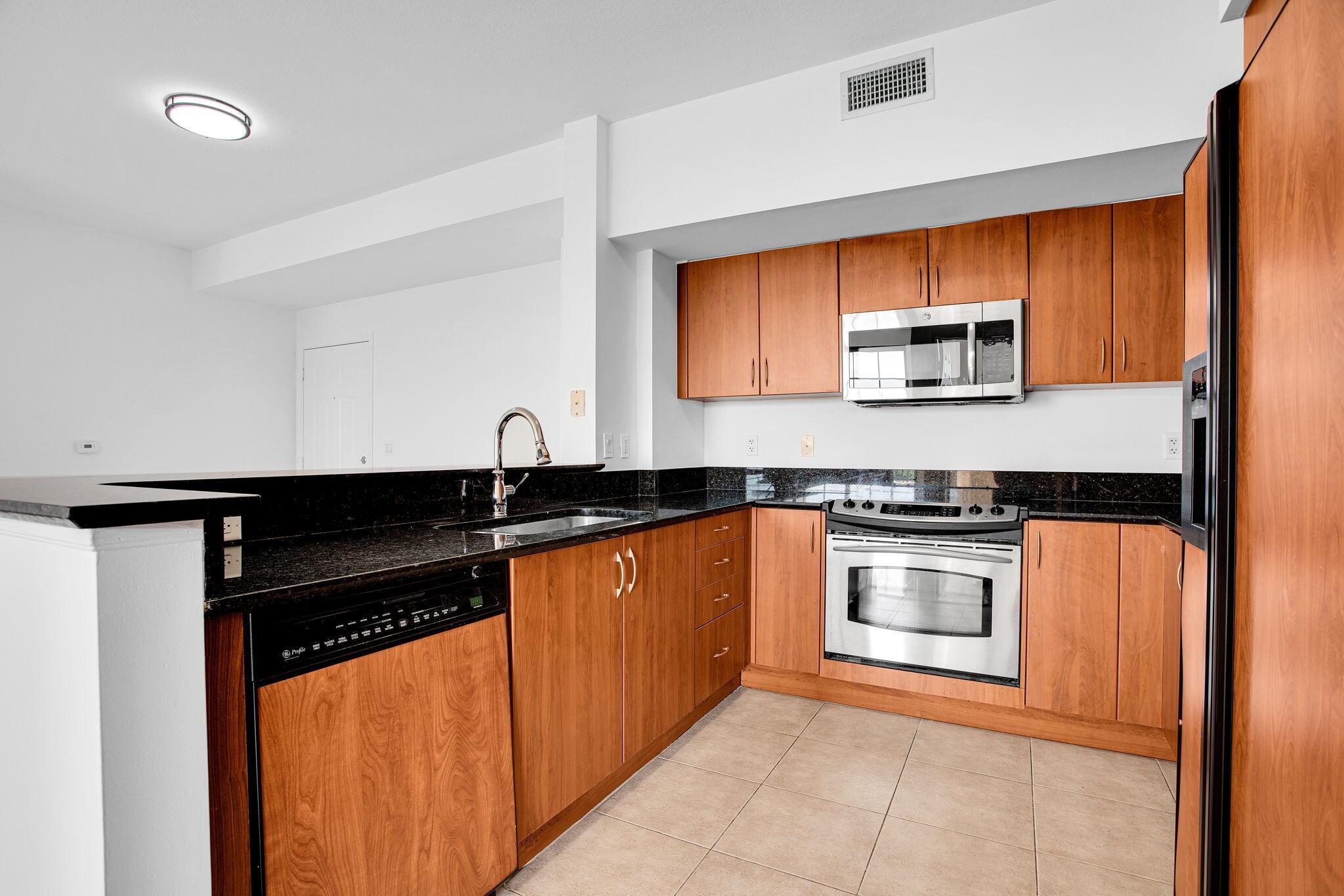 BOCA GRAND CONDOMINIUM - Residential