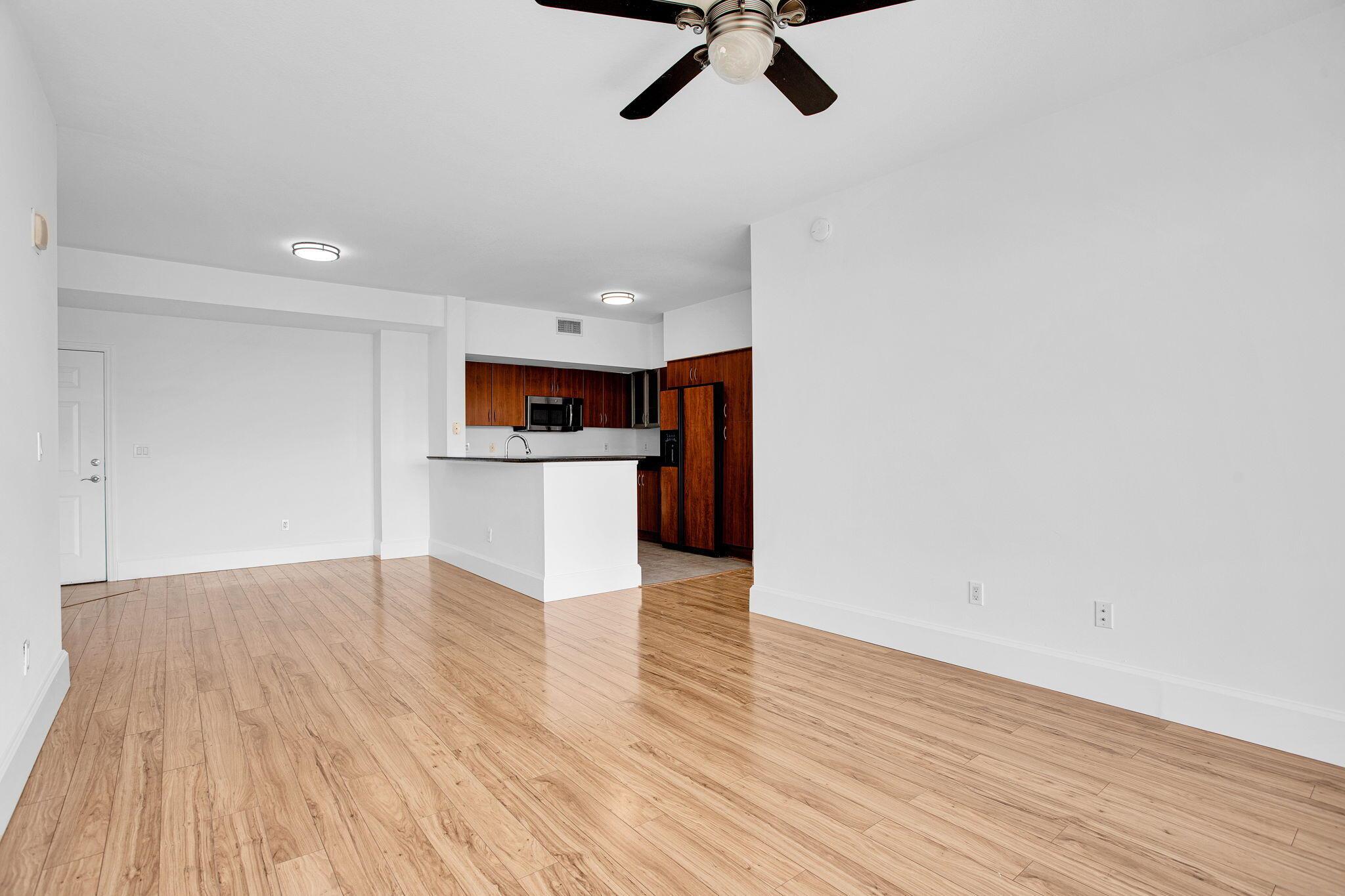 BOCA GRAND CONDOMINIUM - Residential