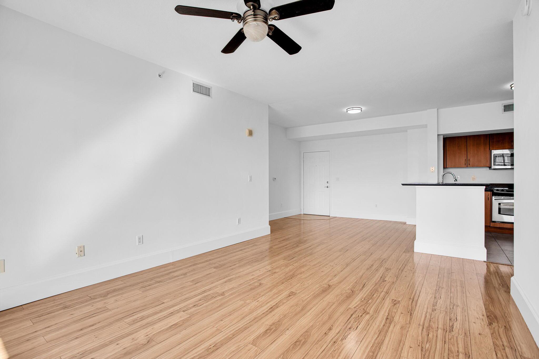 BOCA GRAND CONDOMINIUM - Residential