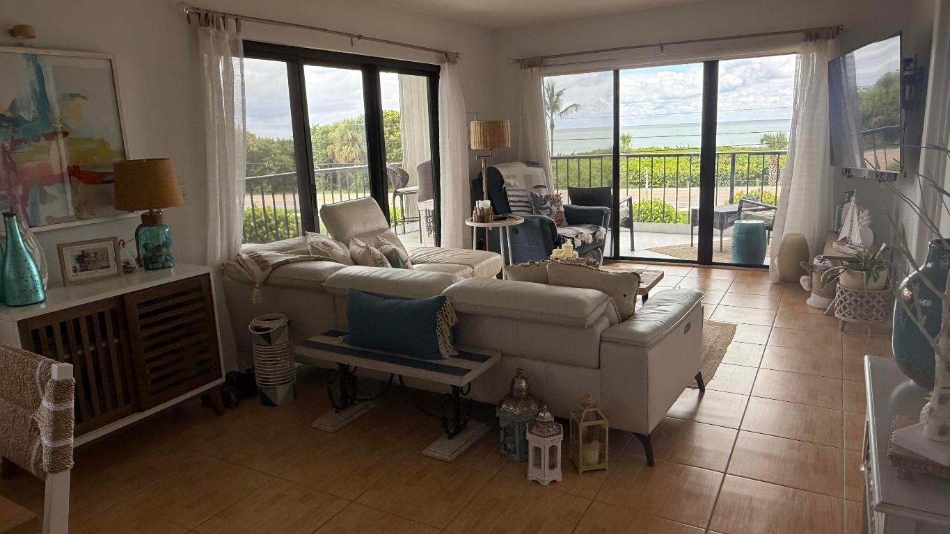 OCEAN HARBOUR CONDOMINIUM B - Residential Lease