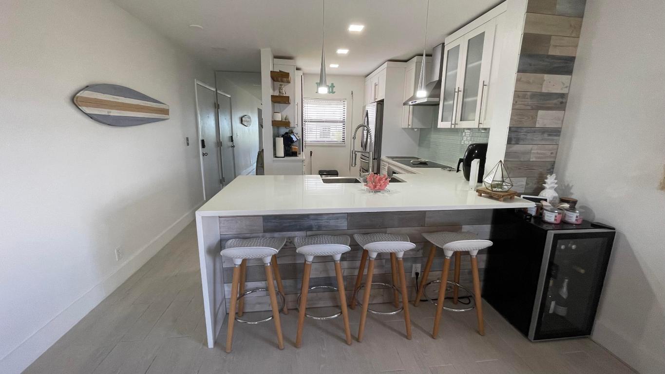 OCEAN HARBOUR CONDOMINIUM B - Residential Lease