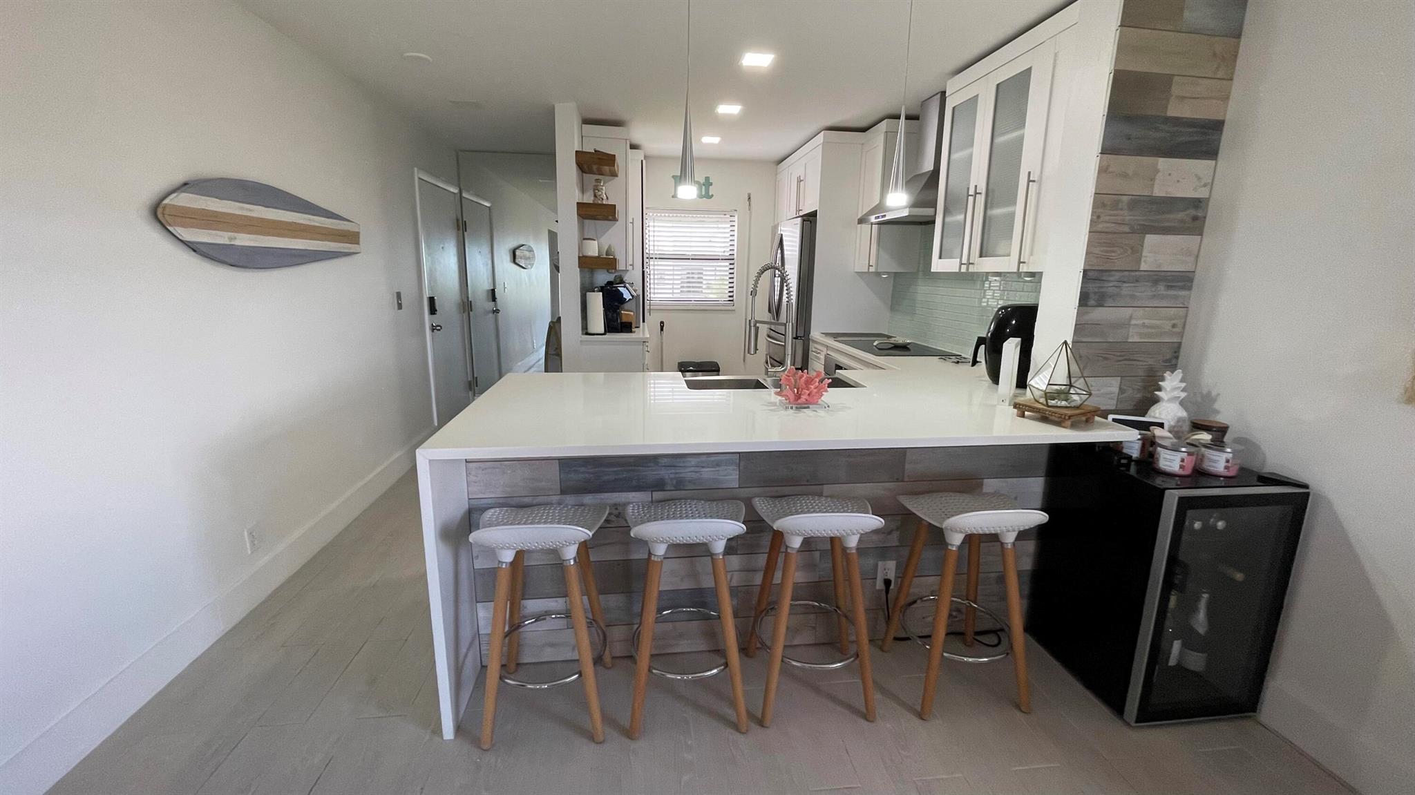 OCEAN HARBOUR CONDOMINIUM - Residential Lease